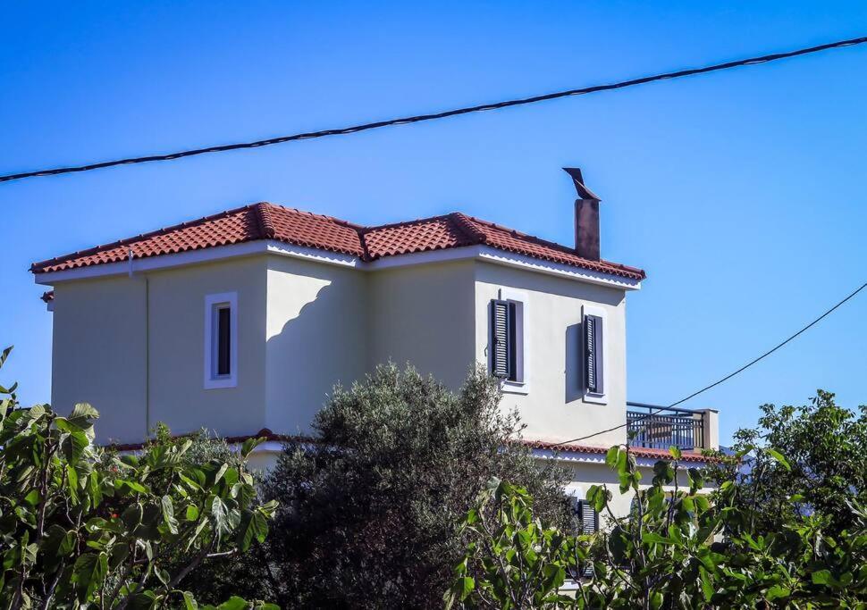 ליקסורי Villa Rania: Ευάερη Βίλα Με Θέα Τη Θάλασσα מראה חיצוני תמונה