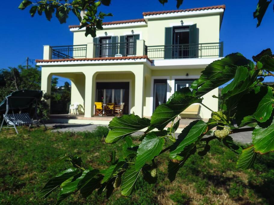 ליקסורי Villa Rania: Ευάερη Βίλα Με Θέα Τη Θάλασσα מראה חיצוני תמונה