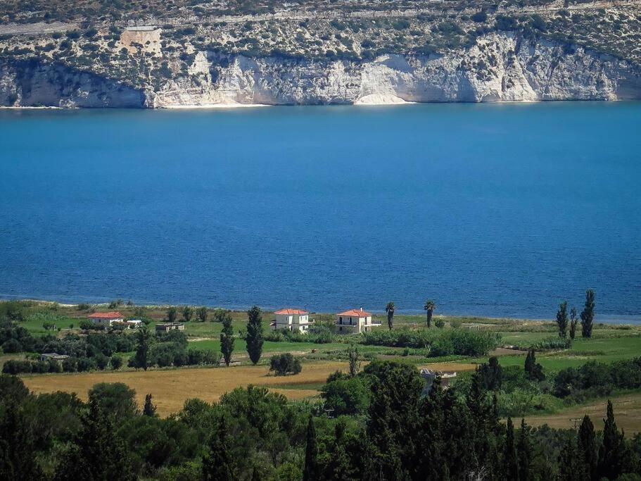 ליקסורי Villa Rania: Ευάερη Βίλα Με Θέα Τη Θάλασσα מראה חיצוני תמונה