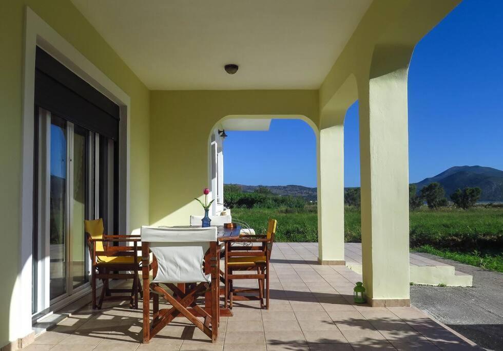 ליקסורי Villa Rania: Ευάερη Βίλα Με Θέα Τη Θάλασσα מראה חיצוני תמונה