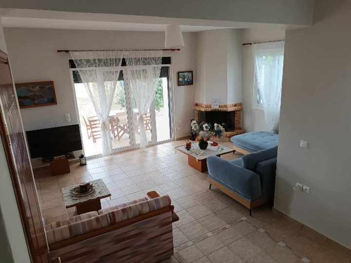 ליקסורי Villa Rania: Ευάερη Βίλα Με Θέα Τη Θάλασσα מראה חיצוני תמונה